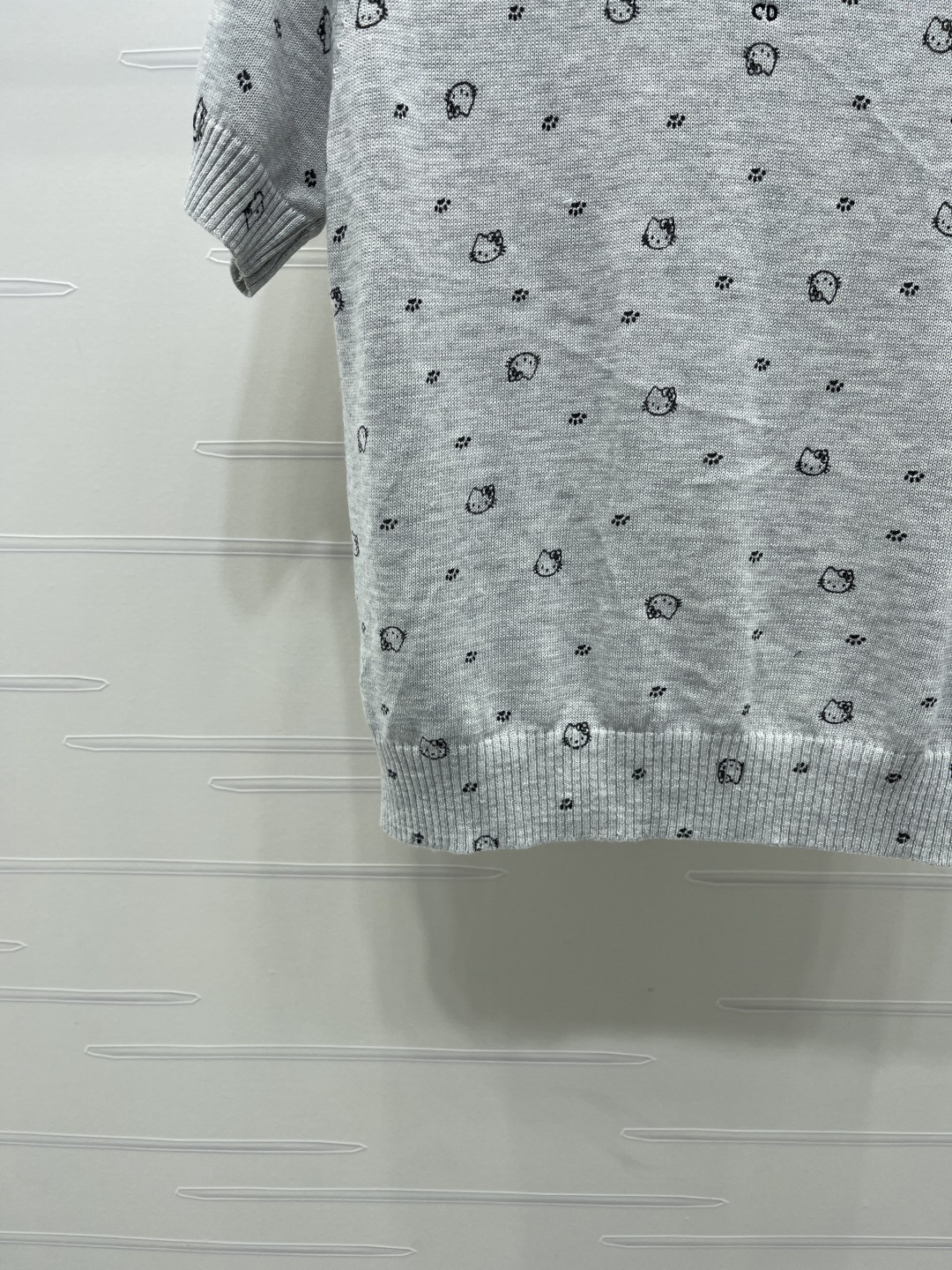 Women's short sleeves
